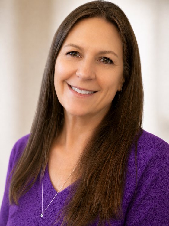 Lia Brock, Broker
