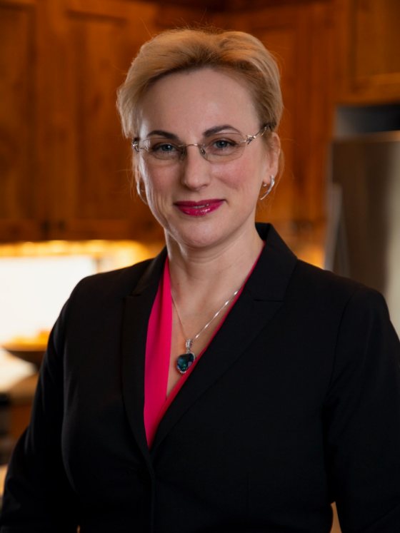 Nataliya Hamilton, Broker